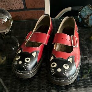 Vintage TredAir Mary Janes - kitty cat Red and Black